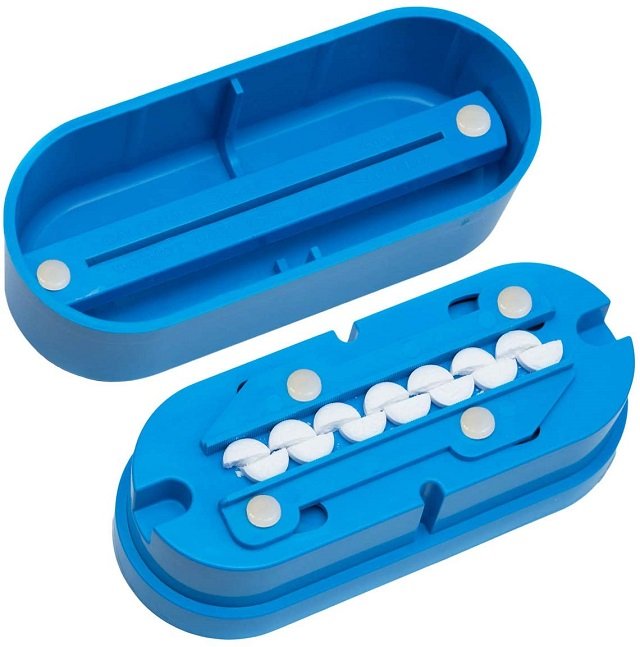 Multiple pill cutter